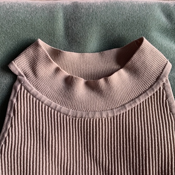 Babaton Sculpt Knit Mockneck Halter Top - Picture 3 of 4